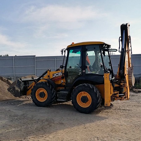 JCB 3CX 
равноколёсный